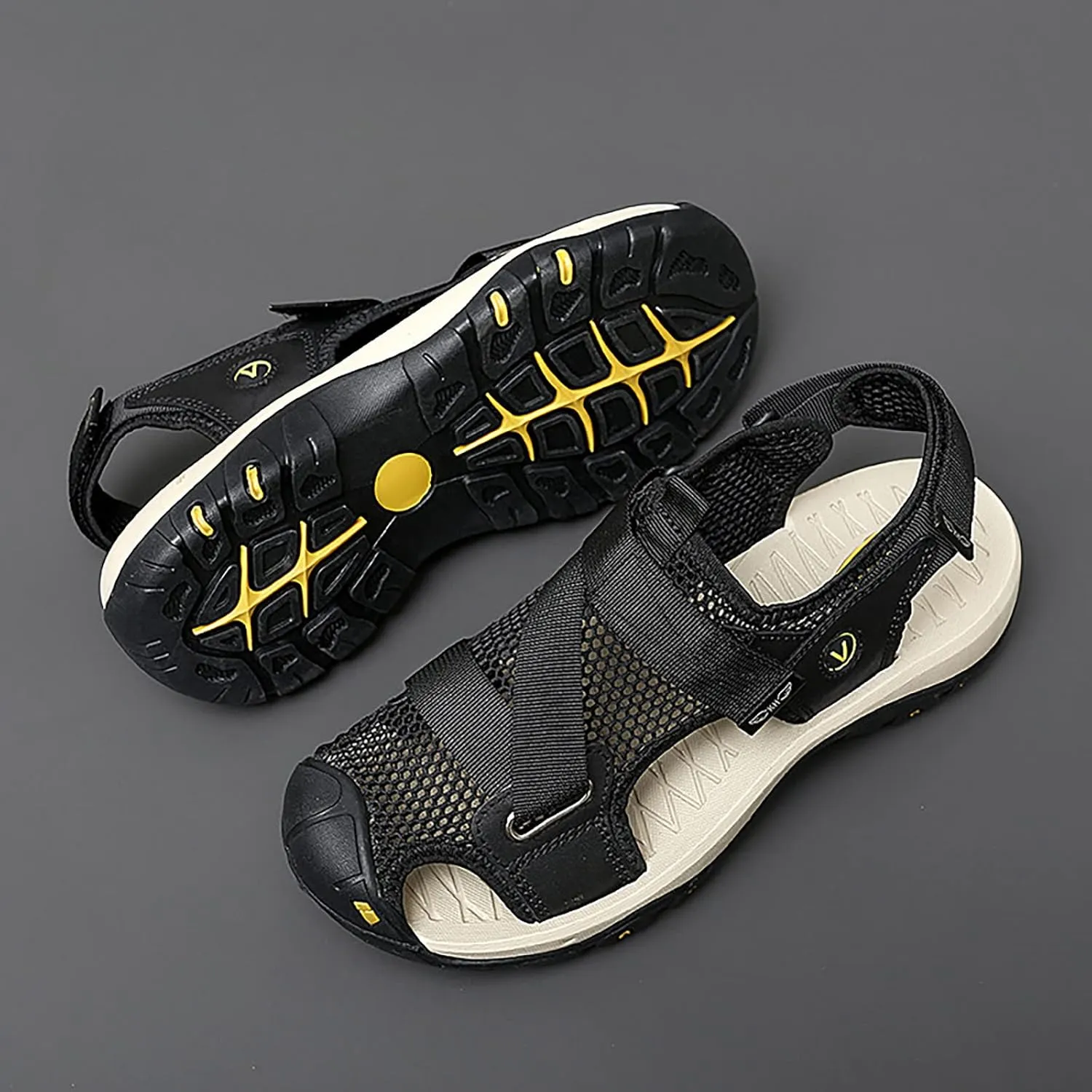 2025 New Andals Men's Breathable Sports Outdoor Beach Shoes Slip Hollow Cowhide Men's Shoes Sandals