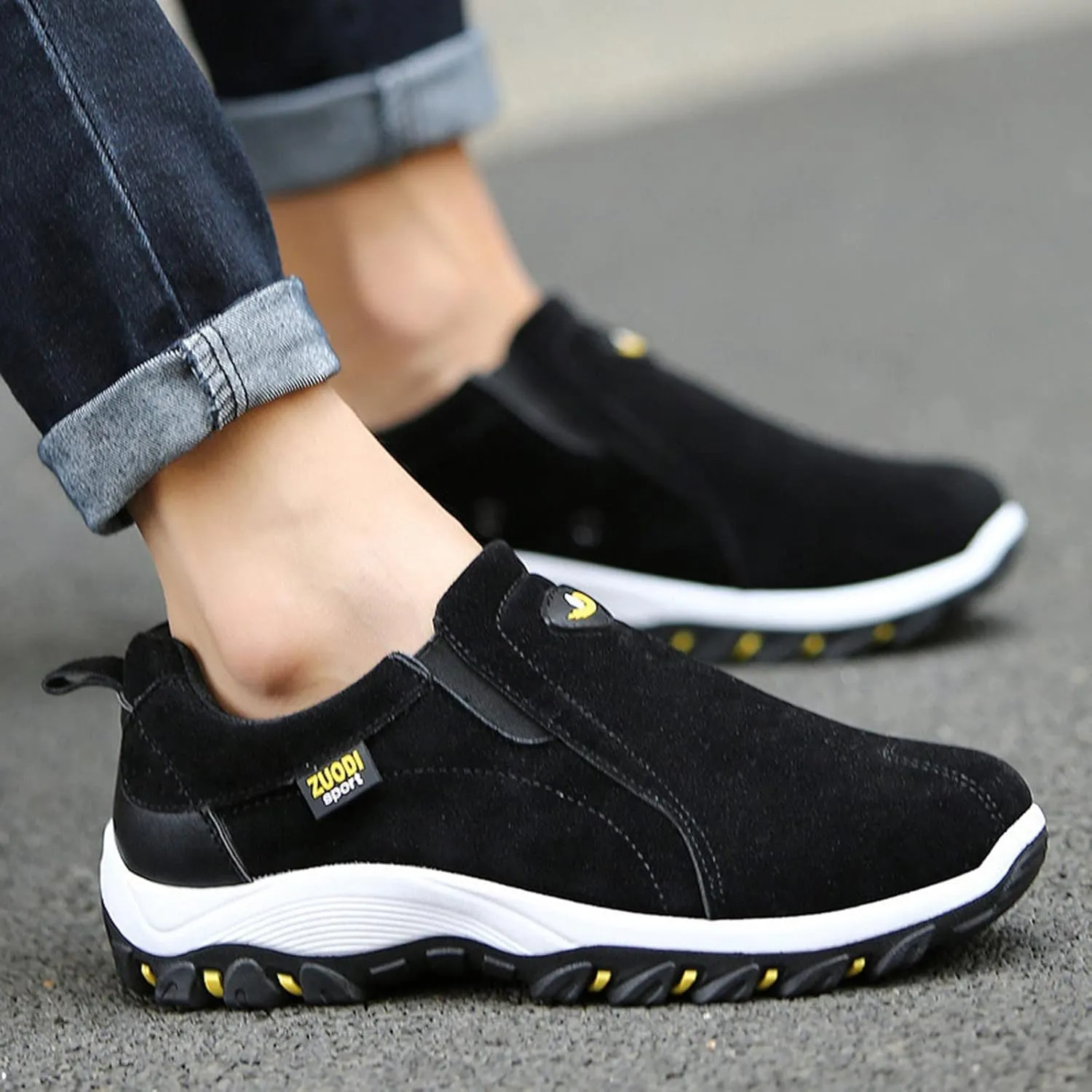 Breathable & Comfortable Sneaker Men's Simple and Fashionable Round Head Solid Color Lightweight Breathable Soft Bottom