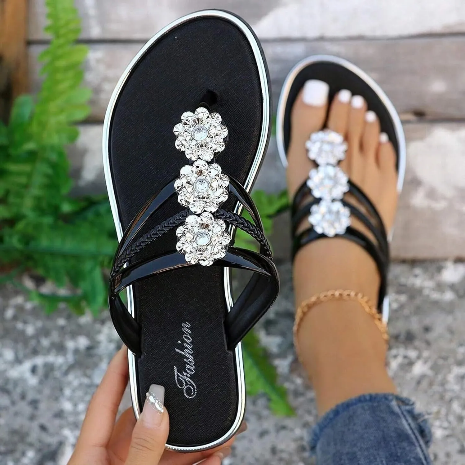 Cool Slippers Female Soft Soled Non Slip Wear Resisting Flat Beach Flops Lady Memory Foam Sandals for Women Wide Width