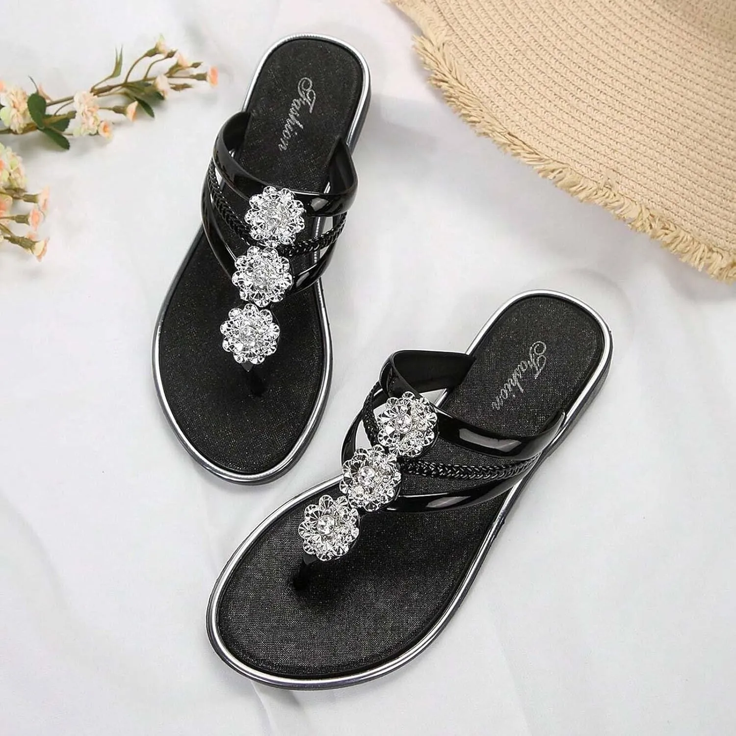 Cool Slippers Female Soft Soled Non Slip Wear Resisting Flat Beach Flops Lady Memory Foam Sandals for Women Wide Width