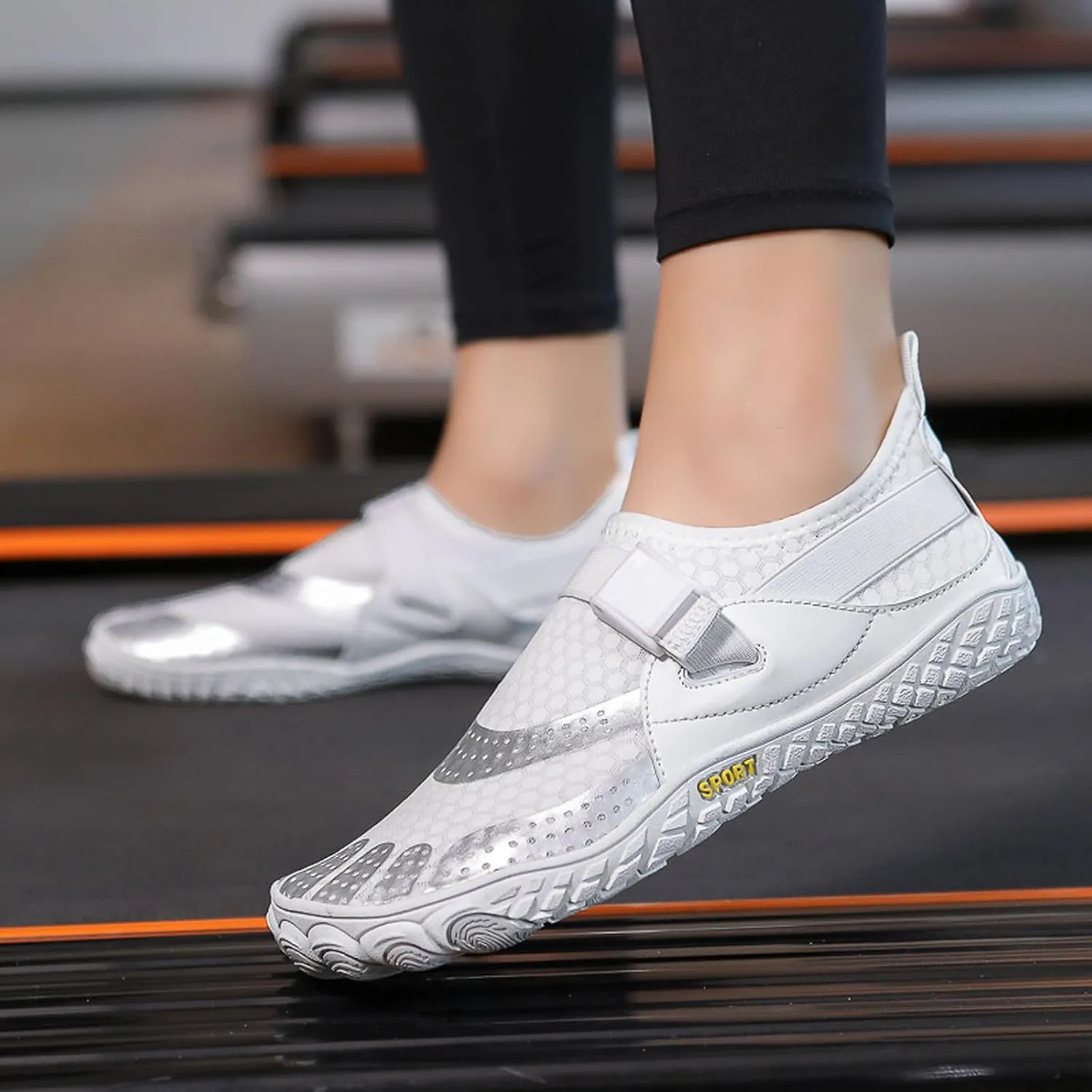 Couple Sports Shoes Outdoor Wading Non Slip Beach Diving Shoes Swimming Riding Fitness Plus Baseball Mens Sneaker