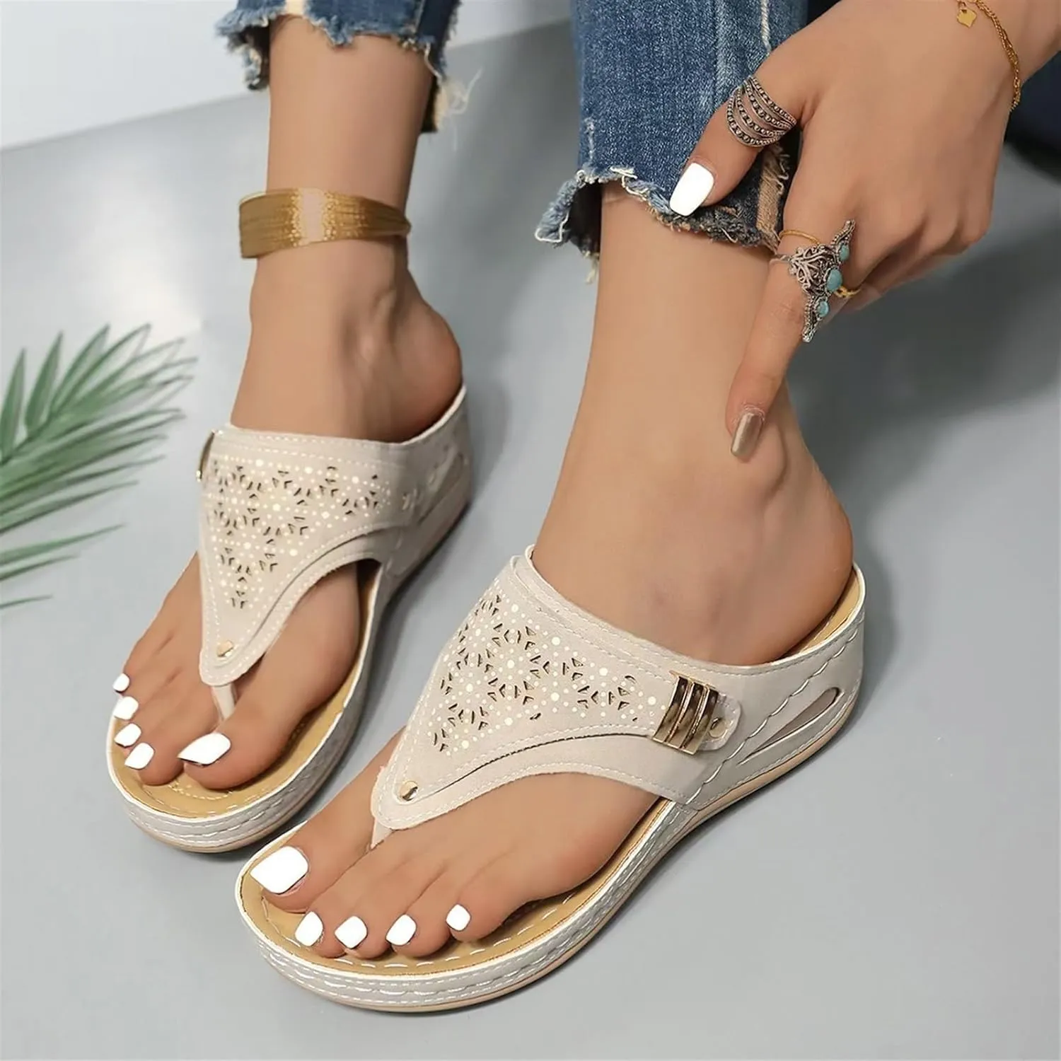 Orthopedic Sandals for Women, Orthotic Thong Slippers, Comfortable Flip Flops with Arch Support, Dressy Summer Flats Slip On Beach Sandals Thick Soled Slippers Breathable Walking Shoes 2025 Fashion