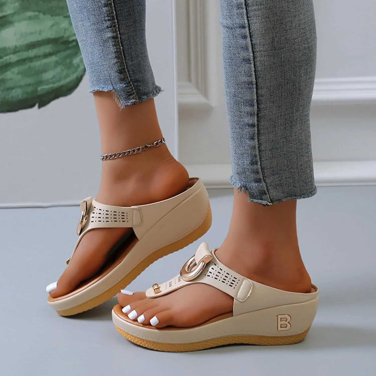 Sandals for Women 2025 Wedge Arch Support Flip Flops Sandals Summer Casual Outdoor Beach Open Toe Slippers