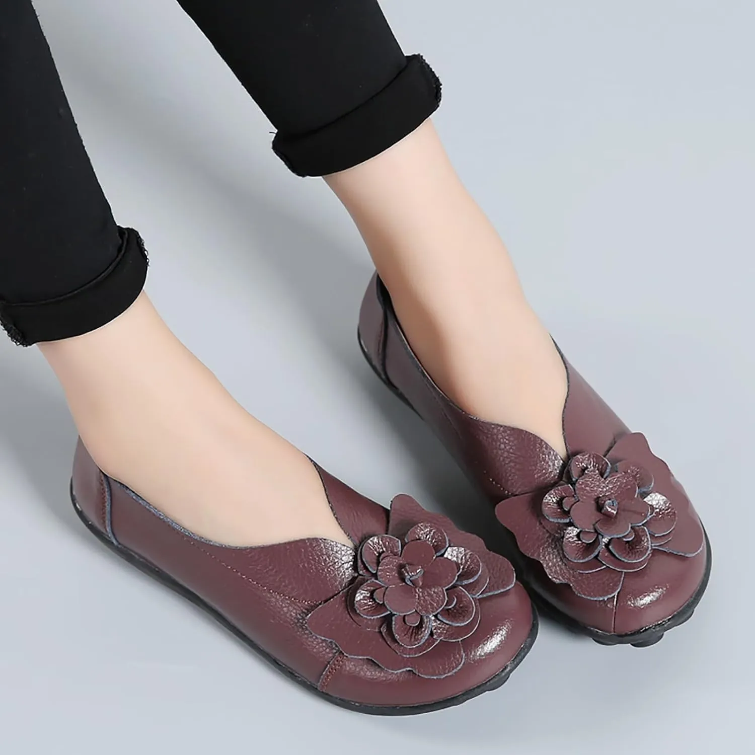 Slip on Loafers for Women Leather Flowers Loafers Comfortable Walking Work Flats Shoes Lightweight Soft Sole Flat Shoes Round Toe Summer Shoe