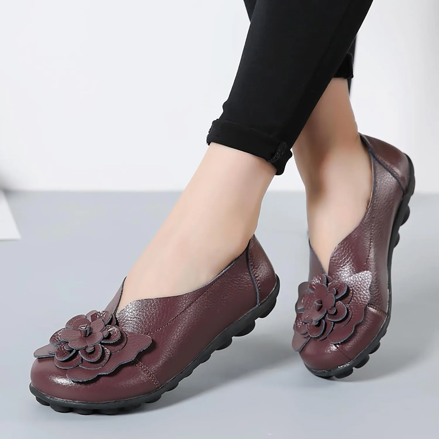 Slip on Loafers for Women Leather Flowers Loafers Comfortable Walking Work Flats Shoes Lightweight Soft Sole Flat Shoes Round Toe Summer Shoe