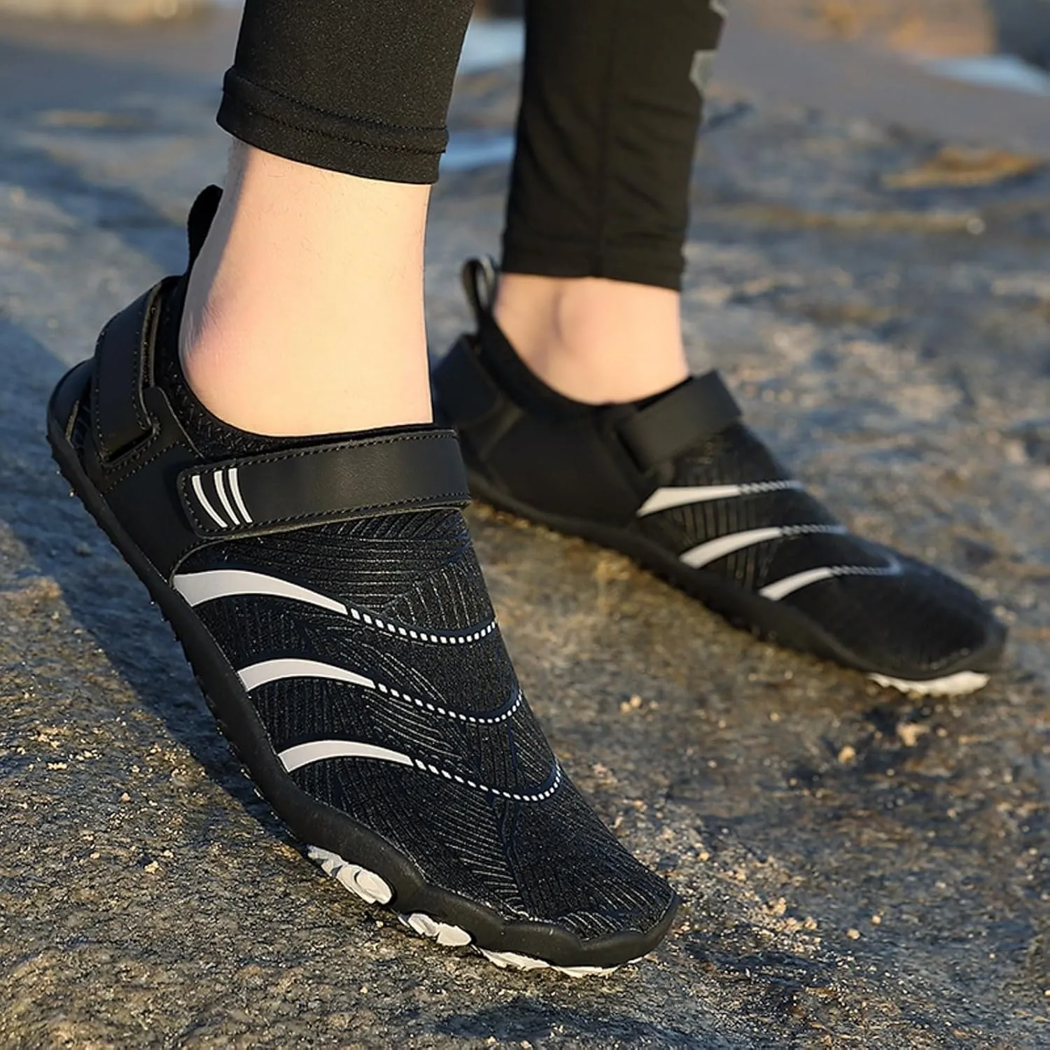 Suxi Shoes Women's Breathable Swimming and Diving Shoes Wading Five Finger Jumping Rope Shoes Sneaker Guards Womens
