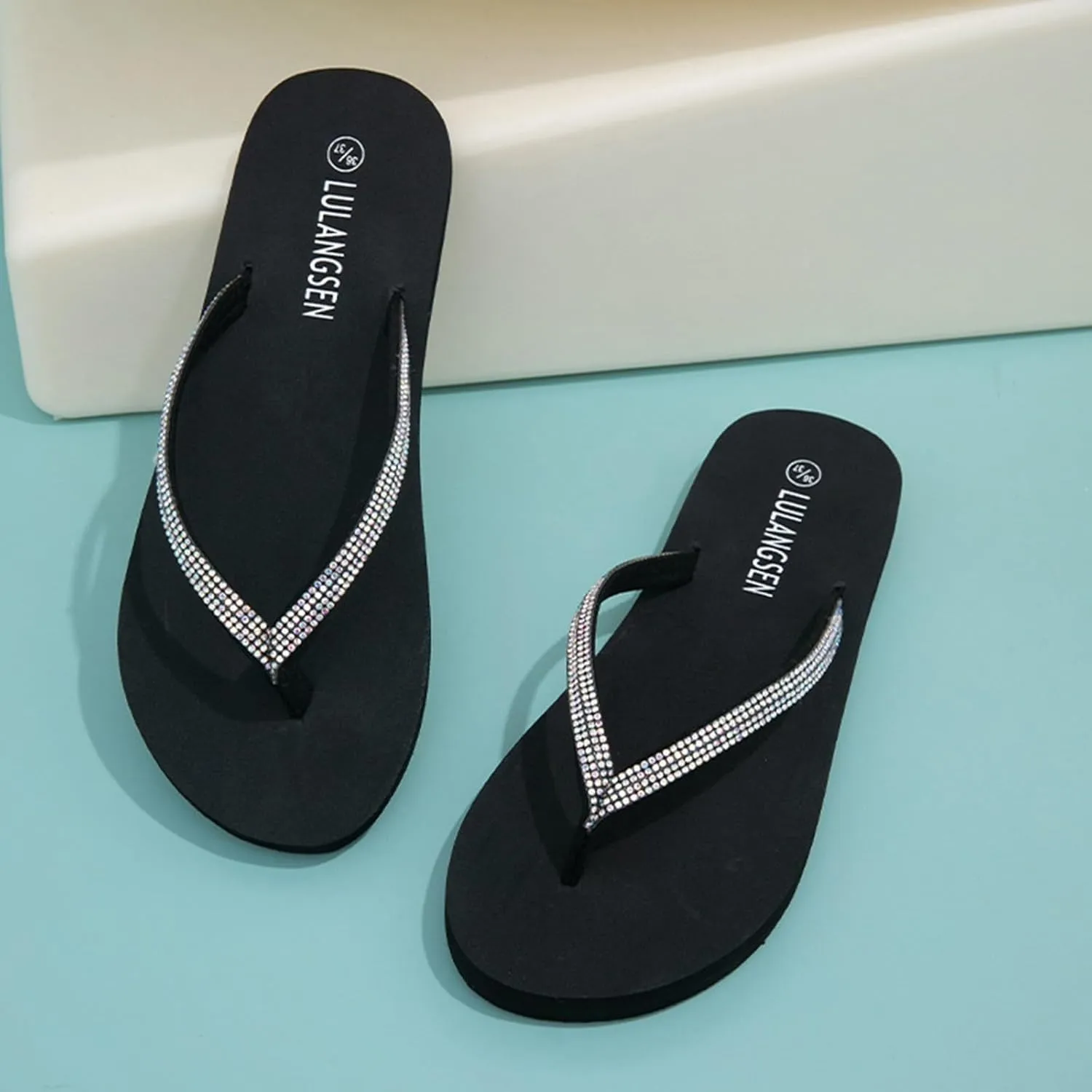 Walking Thong Comfortable Summer Beach Women's Thong Glossy Rhinestone Flat Slippers For Casual Outer Wear Beach Flip